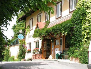 Гостиница Häuserl im Wald, Грац